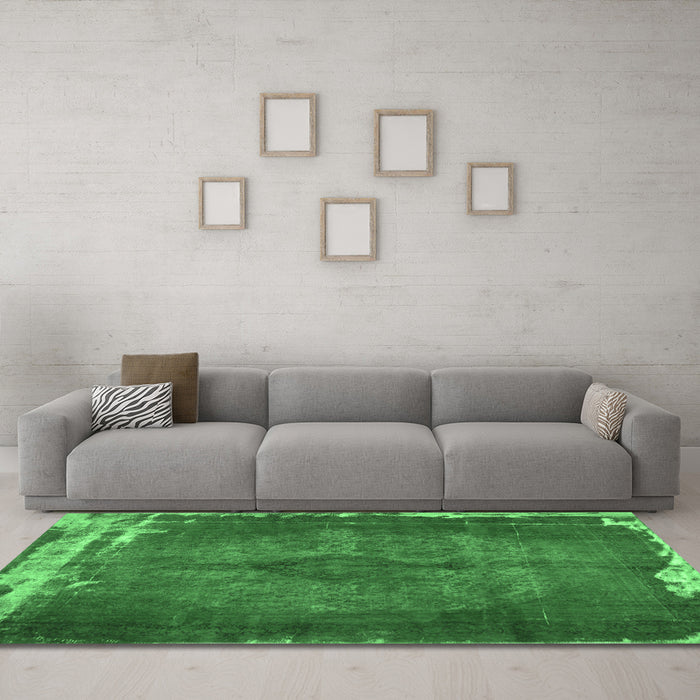 Machine Washable Persian Emerald Green Traditional Area Rugs in a Living Room,, wshtr781emgrn