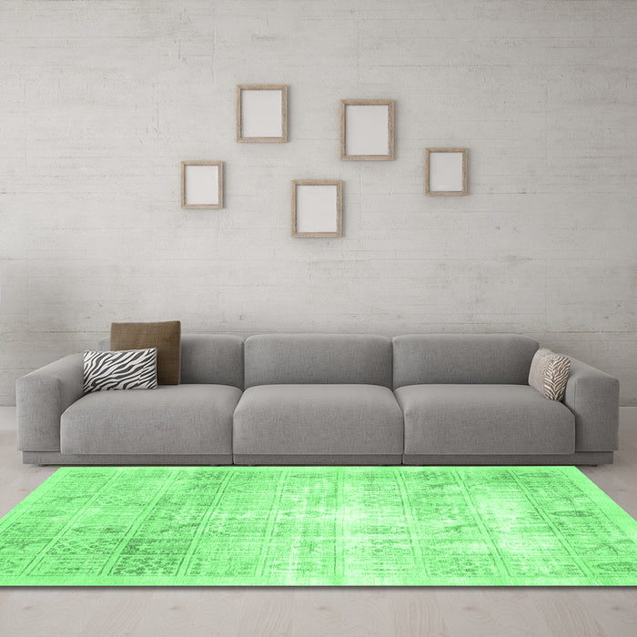 Machine Washable Persian Emerald Green Traditional Area Rugs in a Living Room,, wshtr782emgrn