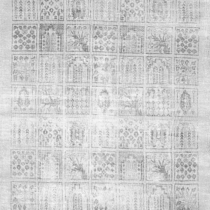 Serging Thickness of Machine Washable Persian Gray Traditional Rug, wshtr782gry