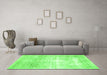 Machine Washable Persian Green Traditional Area Rugs in a Living Room,, wshtr782grn