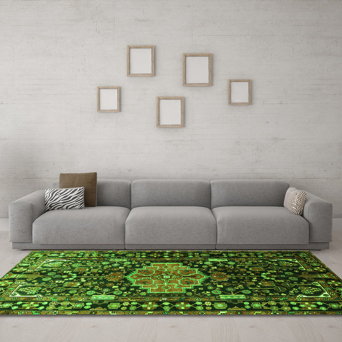 Machine Washable Persian Green Traditional Area Rugs in a Living Room,, wshtr784grn