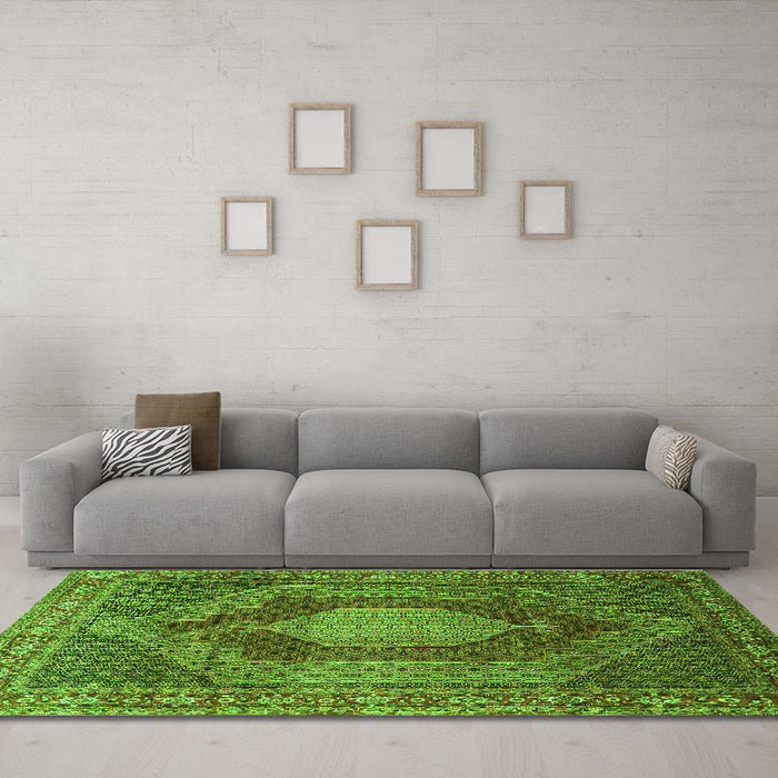 Machine Washable Persian Green Traditional Area Rugs in a Living Room,, wshtr788grn