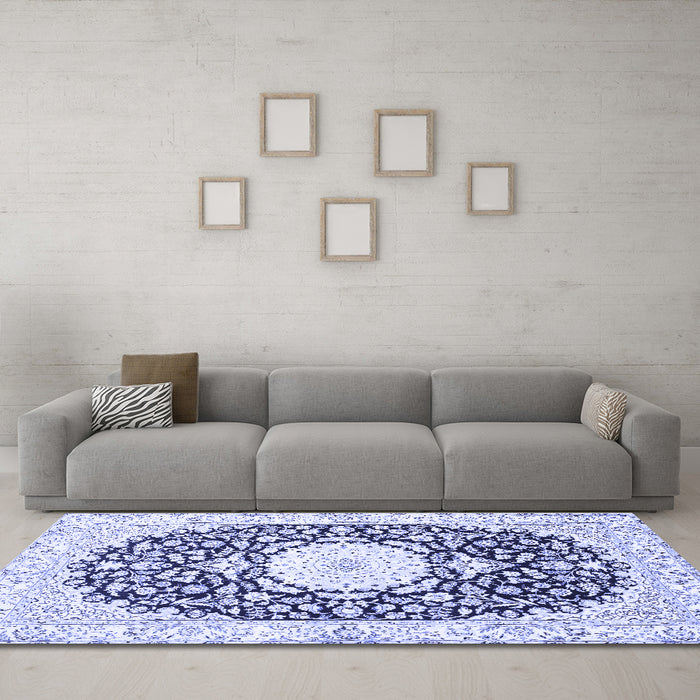 Machine Washable Medallion Blue Traditional Rug in a Living Room, wshtr78blu
