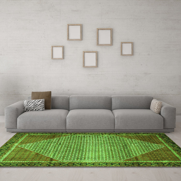 Machine Washable Persian Green Traditional Area Rugs in a Living Room,, wshtr790grn