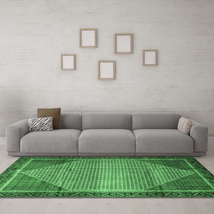 Machine Washable Persian Emerald Green Traditional Area Rugs in a Living Room,, wshtr790emgrn
