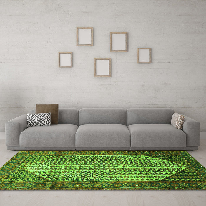 Machine Washable Persian Green Traditional Area Rugs in a Living Room,, wshtr792grn