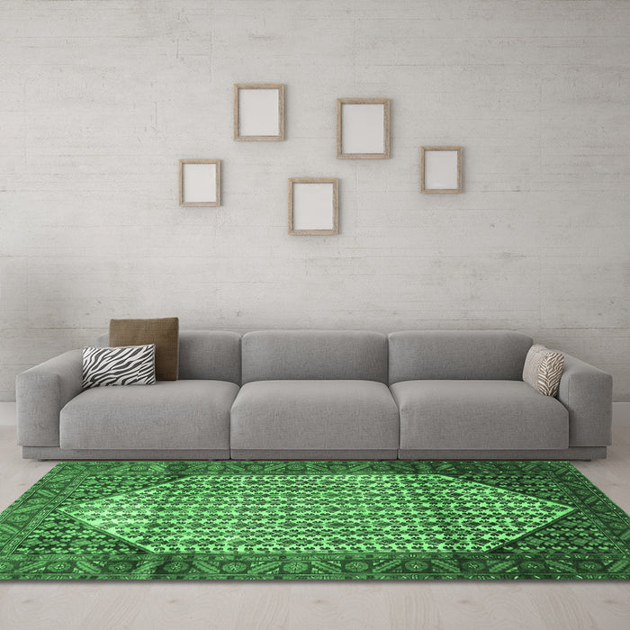 Machine Washable Persian Emerald Green Traditional Area Rugs in a Living Room,, wshtr792emgrn
