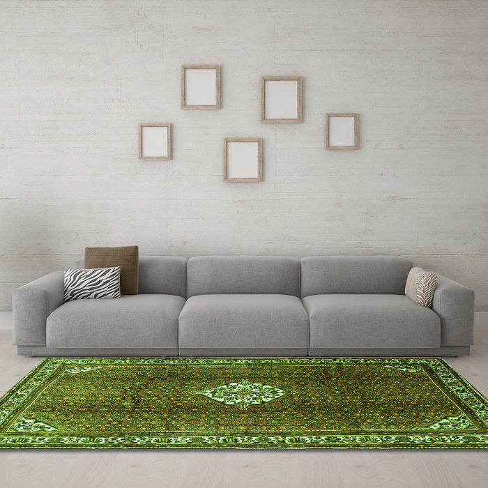 Machine Washable Persian Green Traditional Area Rugs in a Living Room,, wshtr796grn