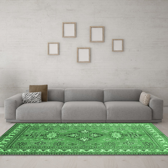 Machine Washable Persian Emerald Green Traditional Area Rugs in a Living Room,, wshtr797emgrn