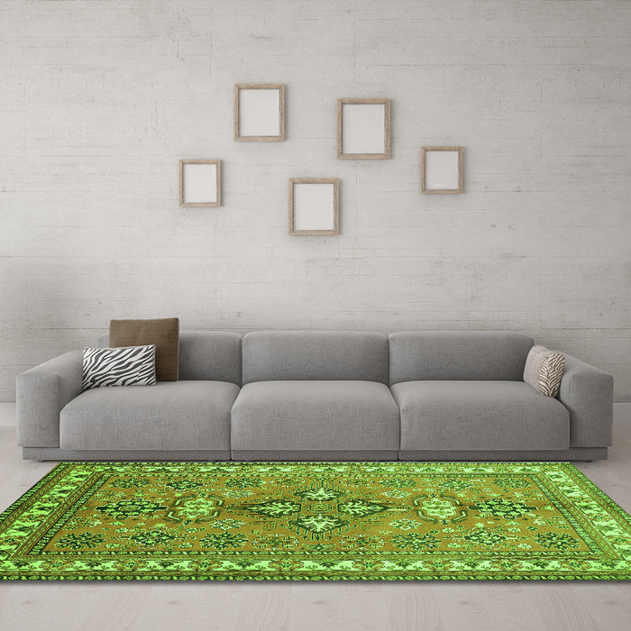 Machine Washable Persian Green Traditional Area Rugs in a Living Room,, wshtr797grn