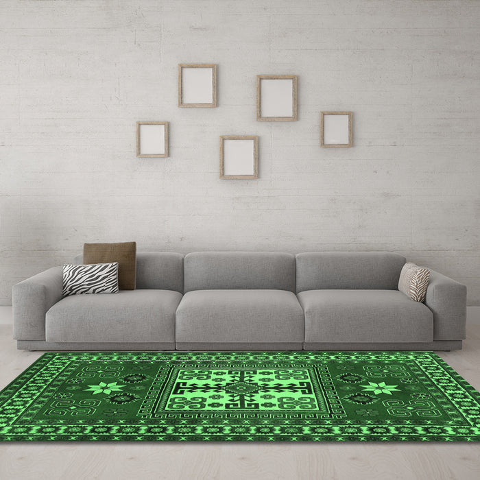 Machine Washable Geometric Emerald Green Traditional Area Rugs in a Living Room,, wshtr799emgrn