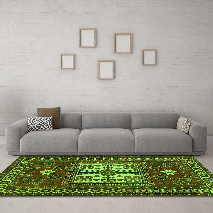Machine Washable Geometric Green Traditional Area Rugs in a Living Room,, wshtr799grn