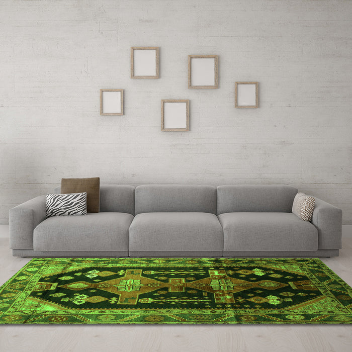Machine Washable Persian Green Traditional Area Rugs in a Living Room,, wshtr79grn