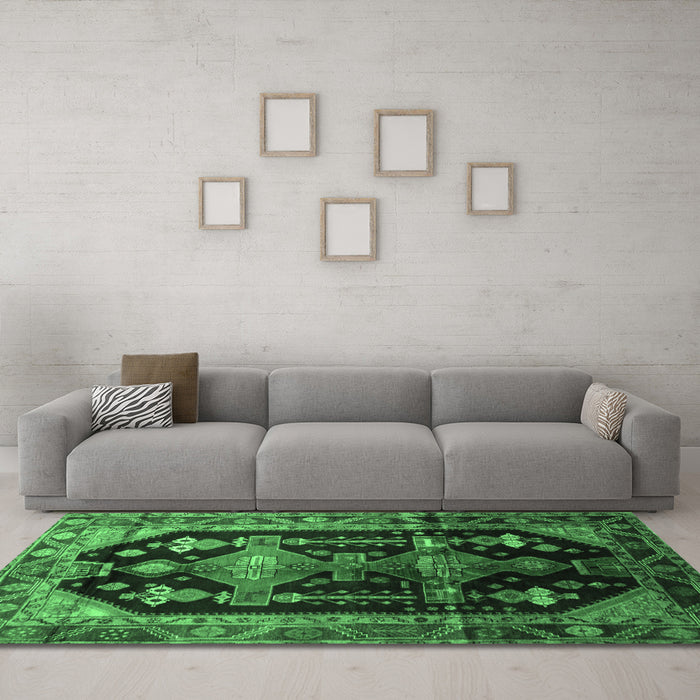 Machine Washable Persian Emerald Green Traditional Area Rugs in a Living Room,, wshtr79emgrn