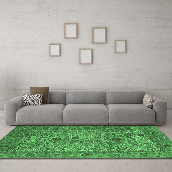 Machine Washable Persian Emerald Green Traditional Area Rugs in a Living Room,, wshtr7emgrn