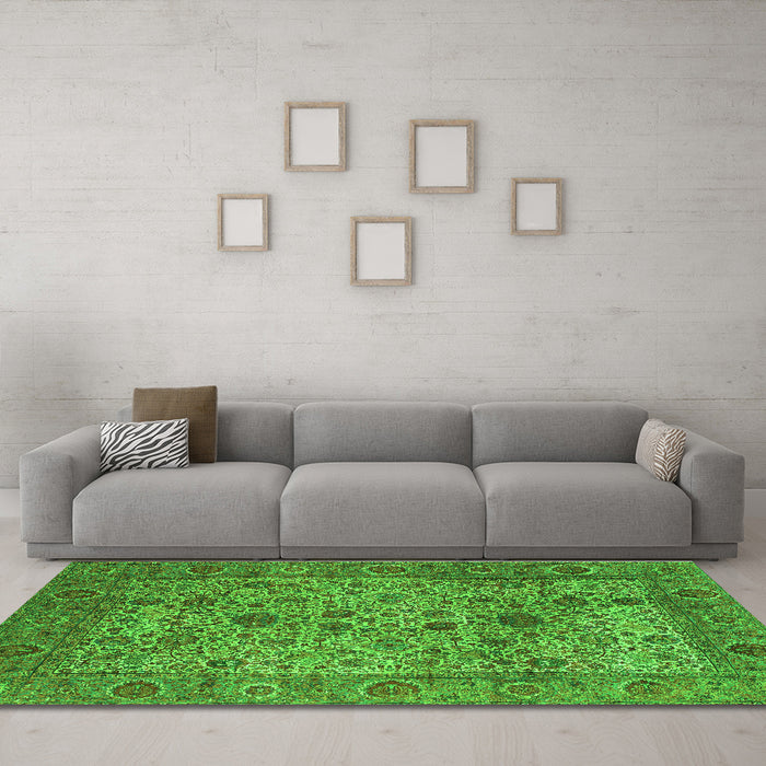 Machine Washable Persian Green Traditional Area Rugs in a Living Room,, wshtr7grn