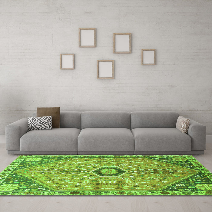 Machine Washable Persian Green Traditional Area Rugs in a Living Room,, wshtr801grn
