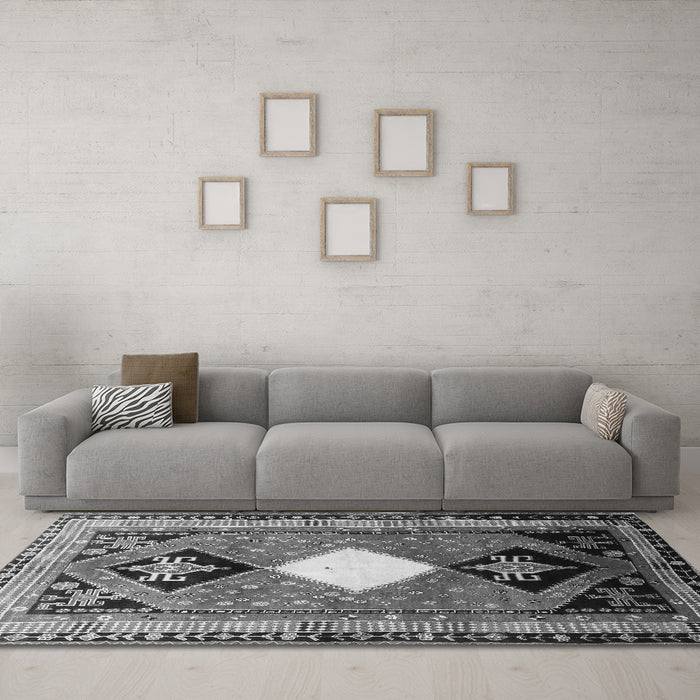Machine Washable Persian Gray Traditional Rug in a Living Room,, wshtr804gry