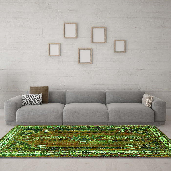 Machine Washable Persian Green Traditional Area Rugs in a Living Room,, wshtr805grn