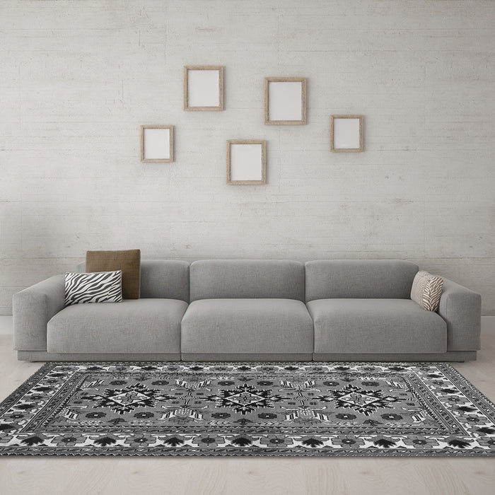 Machine Washable Persian Gray Traditional Rug in a Living Room,, wshtr806gry