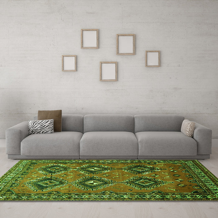 Machine Washable Persian Green Traditional Area Rugs in a Living Room,, wshtr807grn