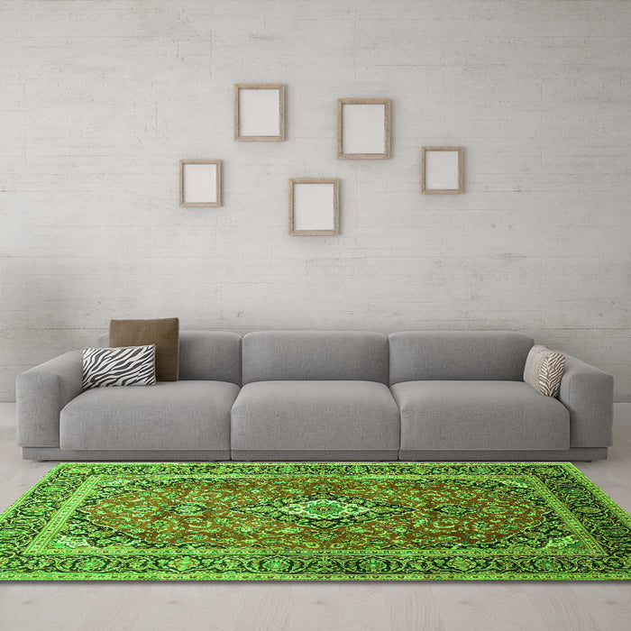 Machine Washable Medallion Green Traditional Area Rugs in a Living Room,, wshtr80grn