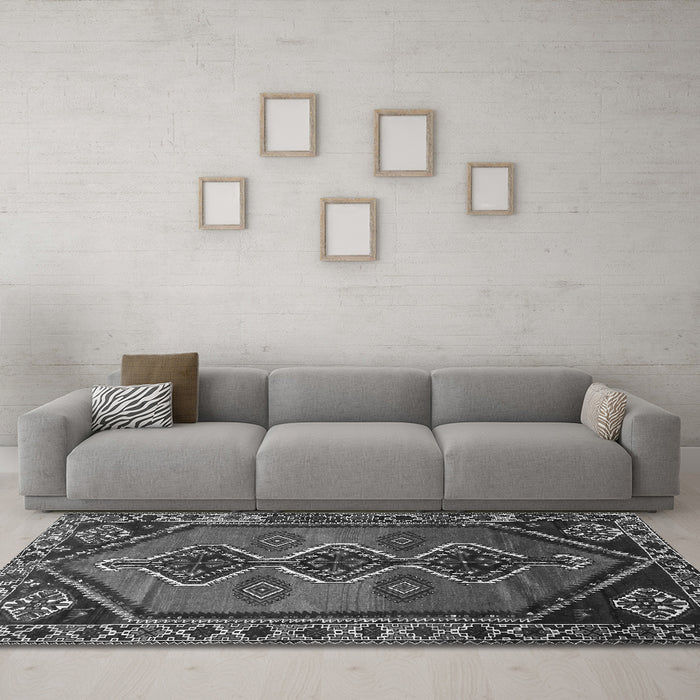 Machine Washable Persian Gray Traditional Rug in a Living Room,, wshtr810gry