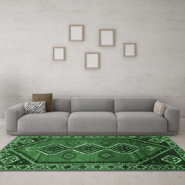 Machine Washable Persian Emerald Green Traditional Area Rugs in a Living Room,, wshtr810emgrn