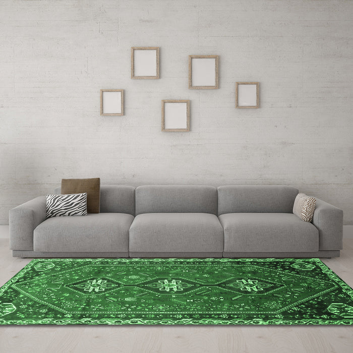 Machine Washable Persian Emerald Green Traditional Area Rugs in a Living Room,, wshtr811emgrn