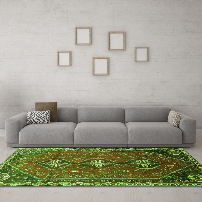 Machine Washable Persian Green Traditional Area Rugs in a Living Room,, wshtr811grn