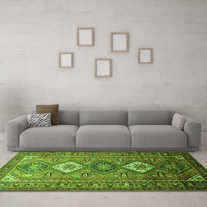 Machine Washable Persian Green Traditional Area Rugs in a Living Room,, wshtr812grn