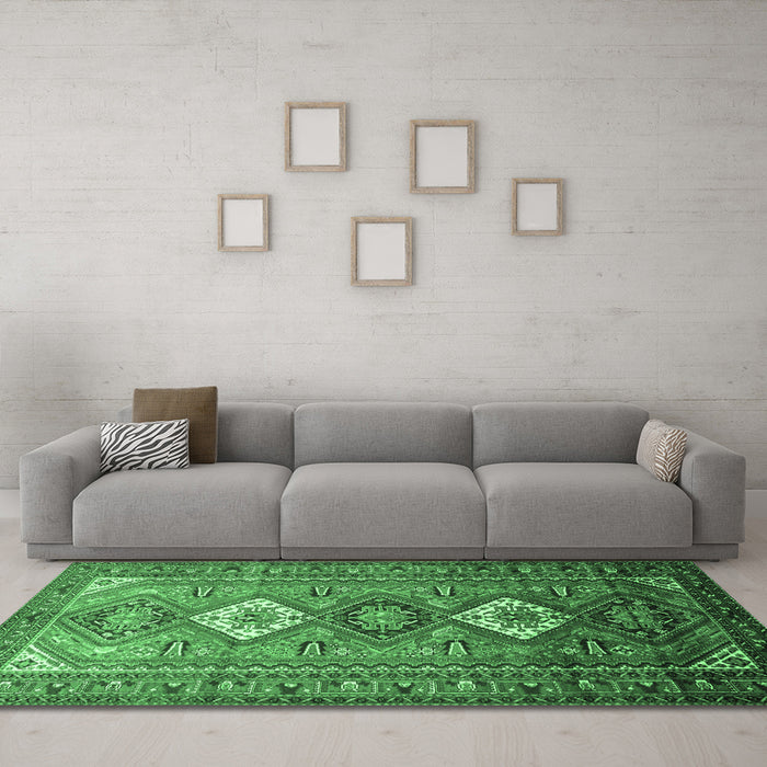 Machine Washable Persian Emerald Green Traditional Area Rugs in a Living Room,, wshtr812emgrn