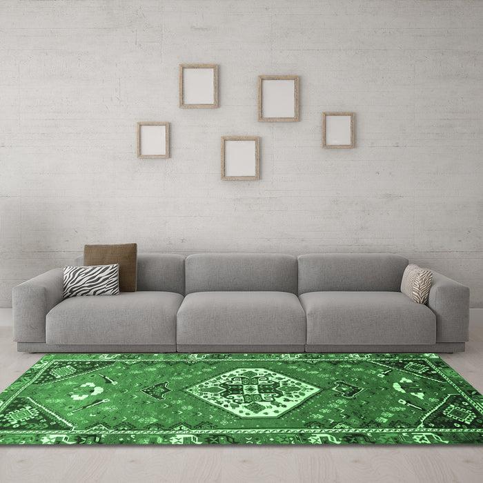 Machine Washable Persian Emerald Green Traditional Area Rugs in a Living Room,, wshtr813emgrn