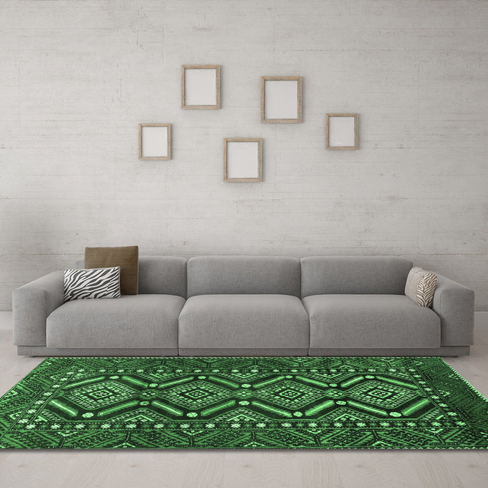 Machine Washable Persian Emerald Green Traditional Area Rugs in a Living Room,, wshtr814emgrn