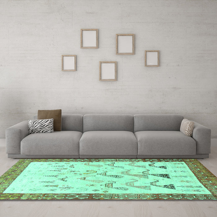 Machine Washable Persian Turquoise Traditional Area Rugs in a Living Room,, wshtr815turq