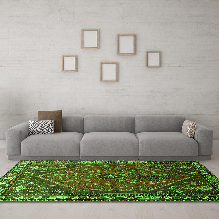Machine Washable Persian Green Traditional Area Rugs in a Living Room,, wshtr817grn
