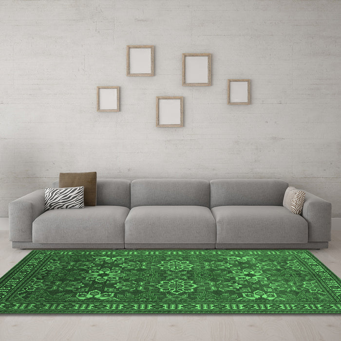 Machine Washable Persian Emerald Green Traditional Area Rugs in a Living Room,, wshtr819emgrn