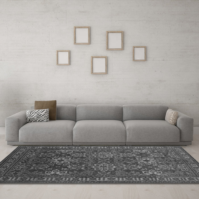 Machine Washable Persian Gray Traditional Rug in a Living Room,, wshtr819gry