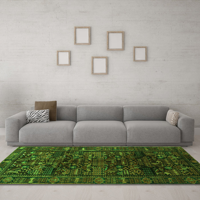 Machine Washable Persian Green Traditional Area Rugs in a Living Room,, wshtr81grn
