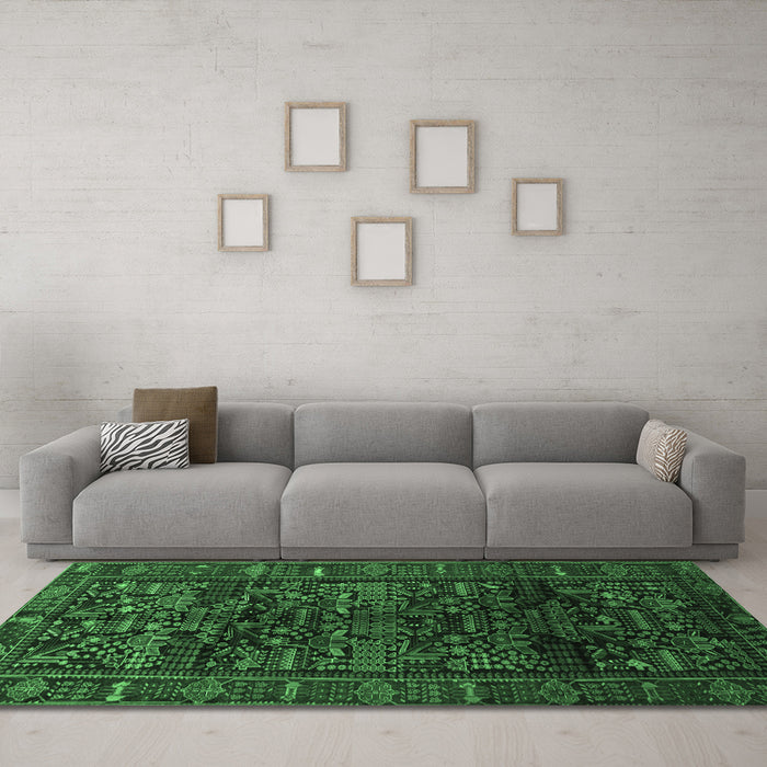 Machine Washable Persian Emerald Green Traditional Area Rugs in a Living Room,, wshtr81emgrn