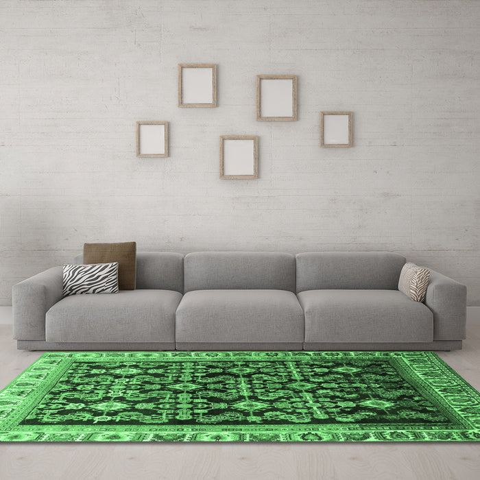 Machine Washable Persian Emerald Green Traditional Area Rugs in a Living Room,, wshtr823emgrn
