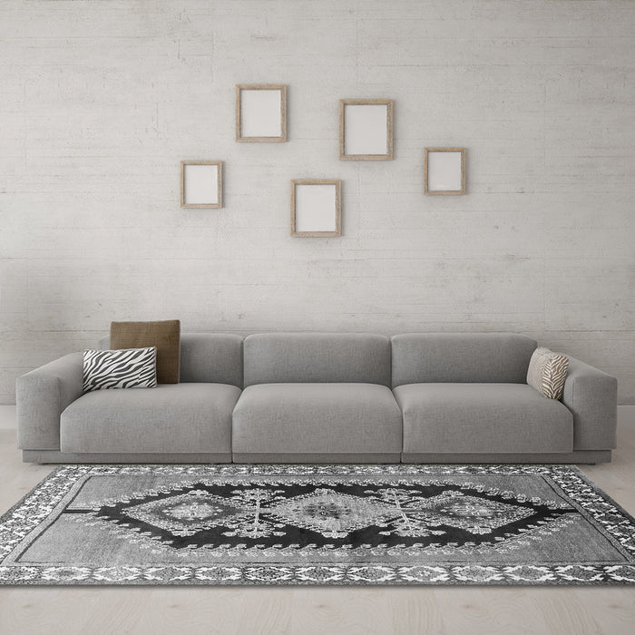 Machine Washable Persian Gray Traditional Rug in a Living Room,, wshtr824gry