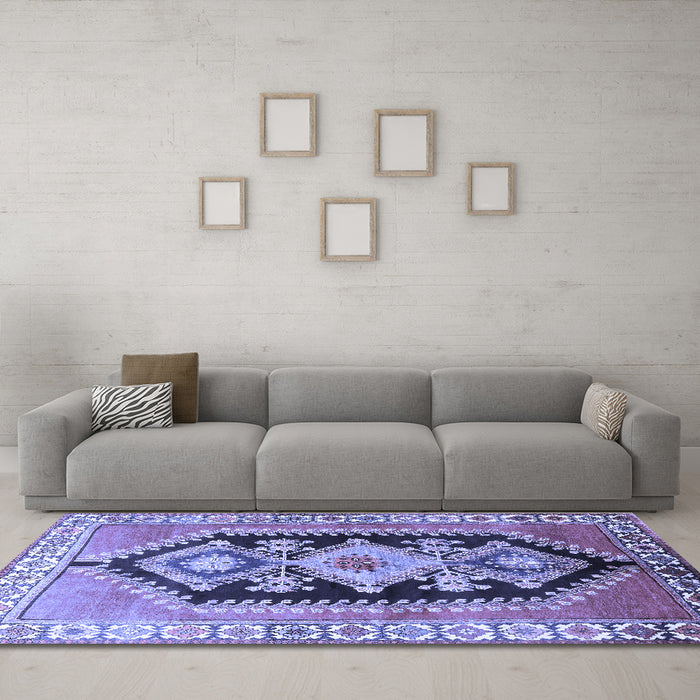 Machine Washable Persian Blue Traditional Rug in a Living Room, wshtr824blu