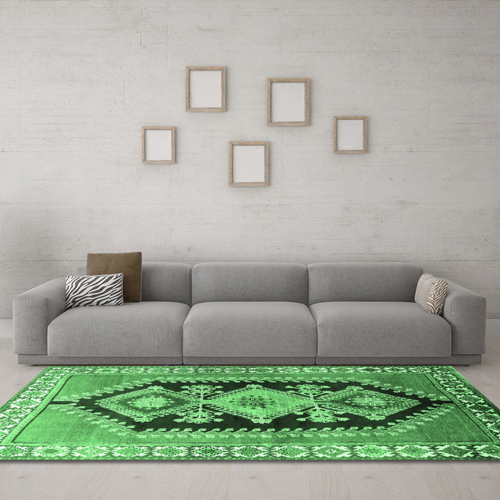 Machine Washable Persian Emerald Green Traditional Area Rugs in a Living Room,, wshtr824emgrn