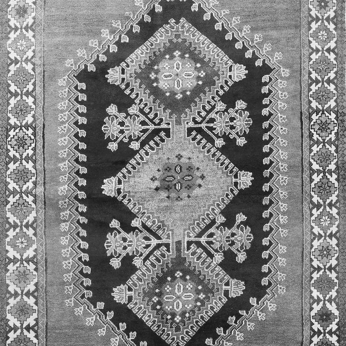 Serging Thickness of Machine Washable Persian Gray Traditional Rug, wshtr824gry