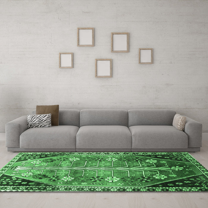 Machine Washable Persian Emerald Green Traditional Area Rugs in a Living Room,, wshtr826emgrn