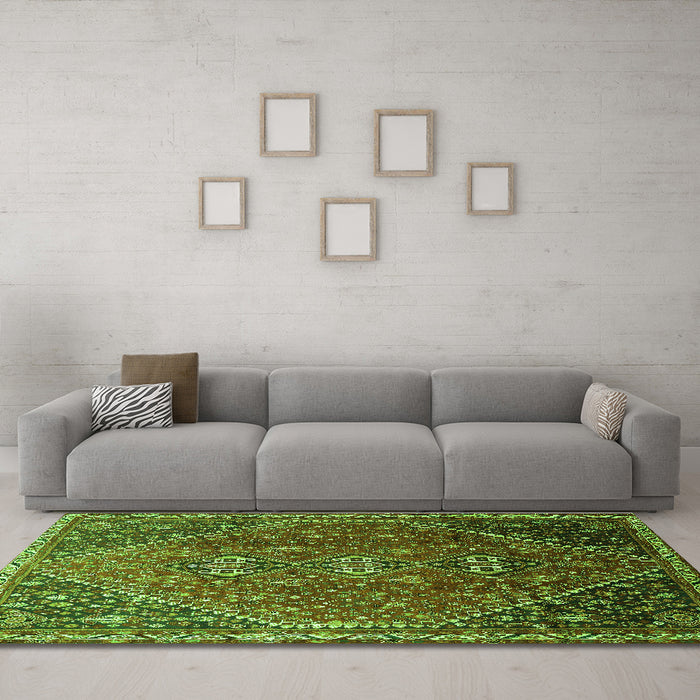 Machine Washable Persian Green Traditional Area Rugs in a Living Room,, wshtr828grn