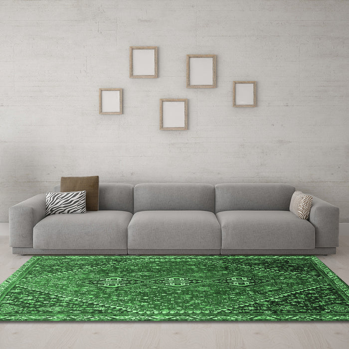 Machine Washable Persian Emerald Green Traditional Area Rugs in a Living Room,, wshtr828emgrn