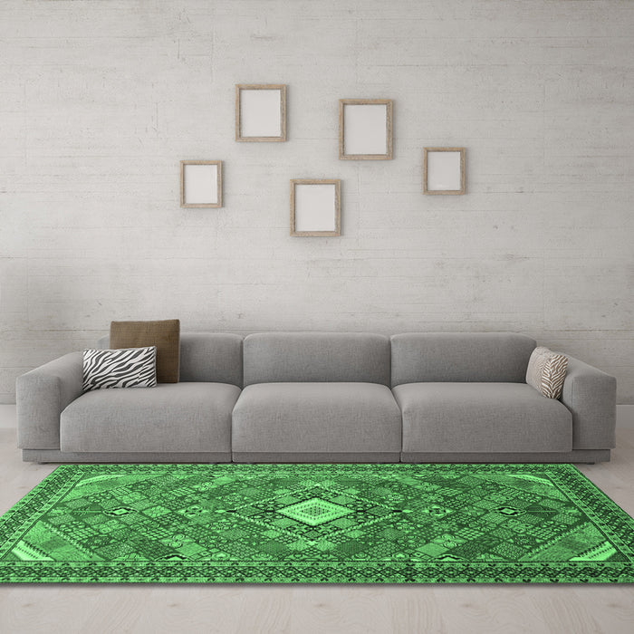 Machine Washable Persian Emerald Green Traditional Area Rugs in a Living Room,, wshtr82emgrn