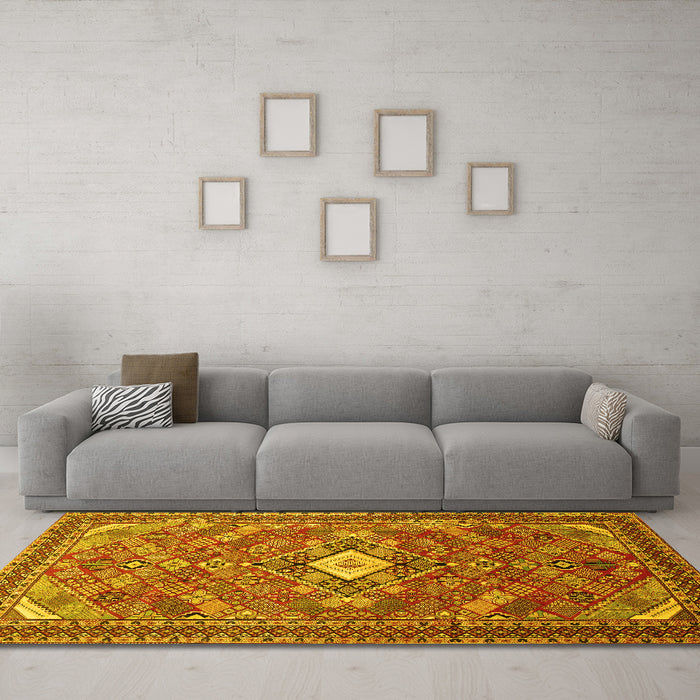 Machine Washable Persian Yellow Traditional Rug in a Living Room, wshtr82yw